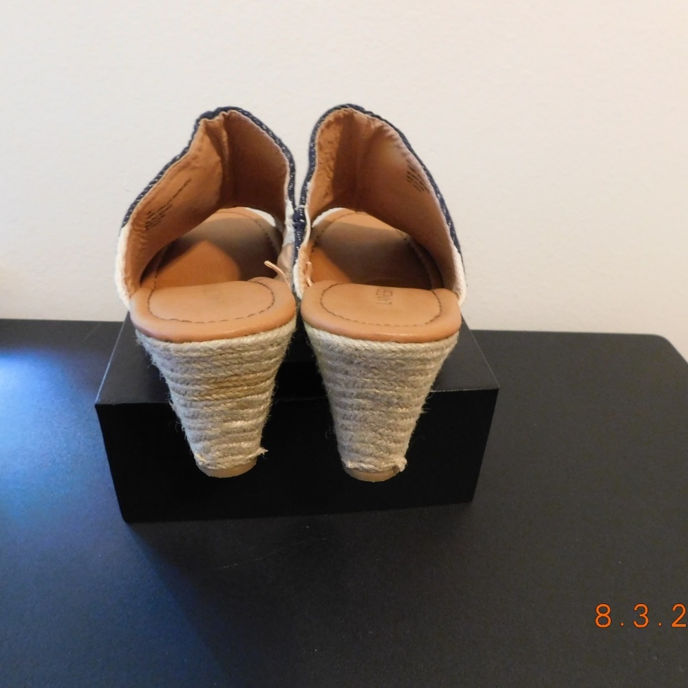 Peep Toe Mules - Picture 3 of 3
